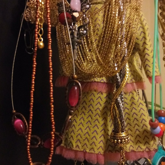 Jewelry - Picture 4 of 8